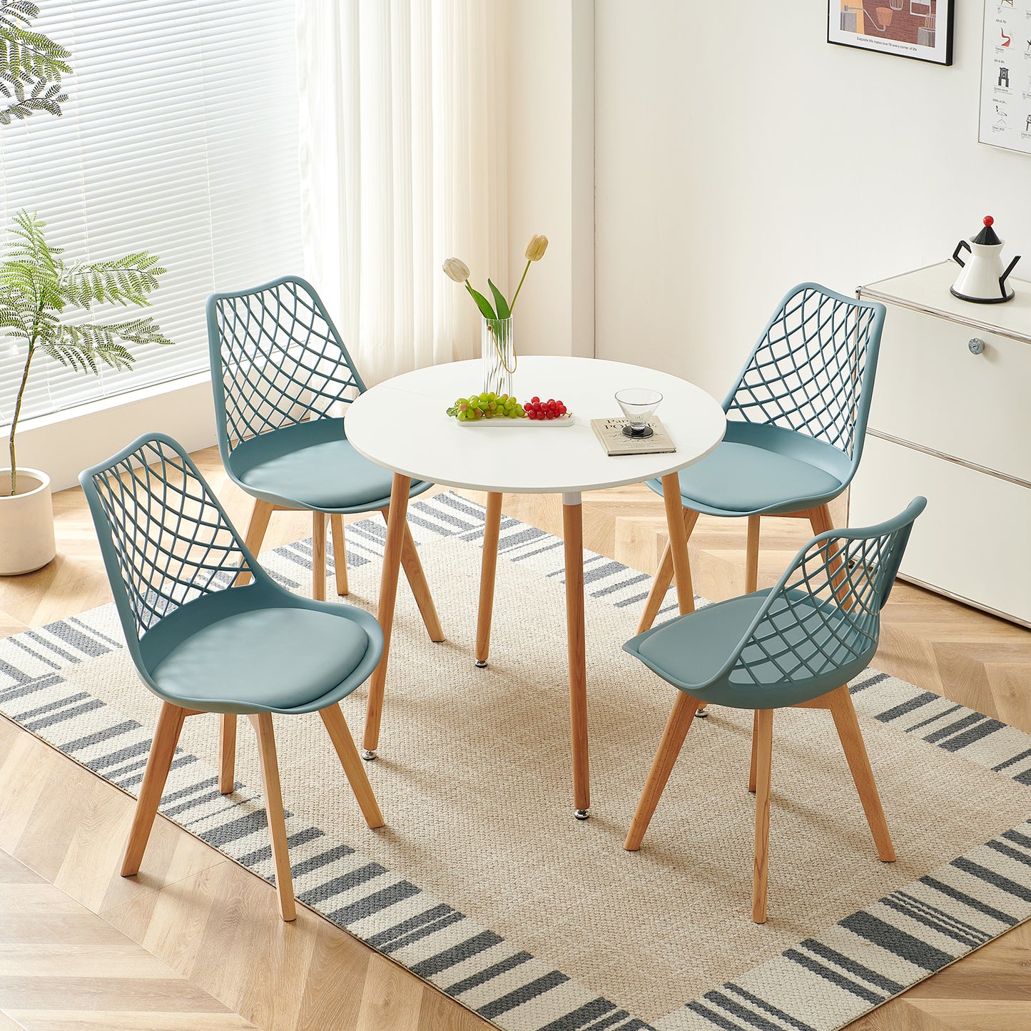 LEYDEN Moderne, door tulpen geïnspireerde eetkamerstoelen met opengewerkte rugleuning - Beukenhouten poten, set van 2/4 - Lichtgrijsblauw/ijsgroen